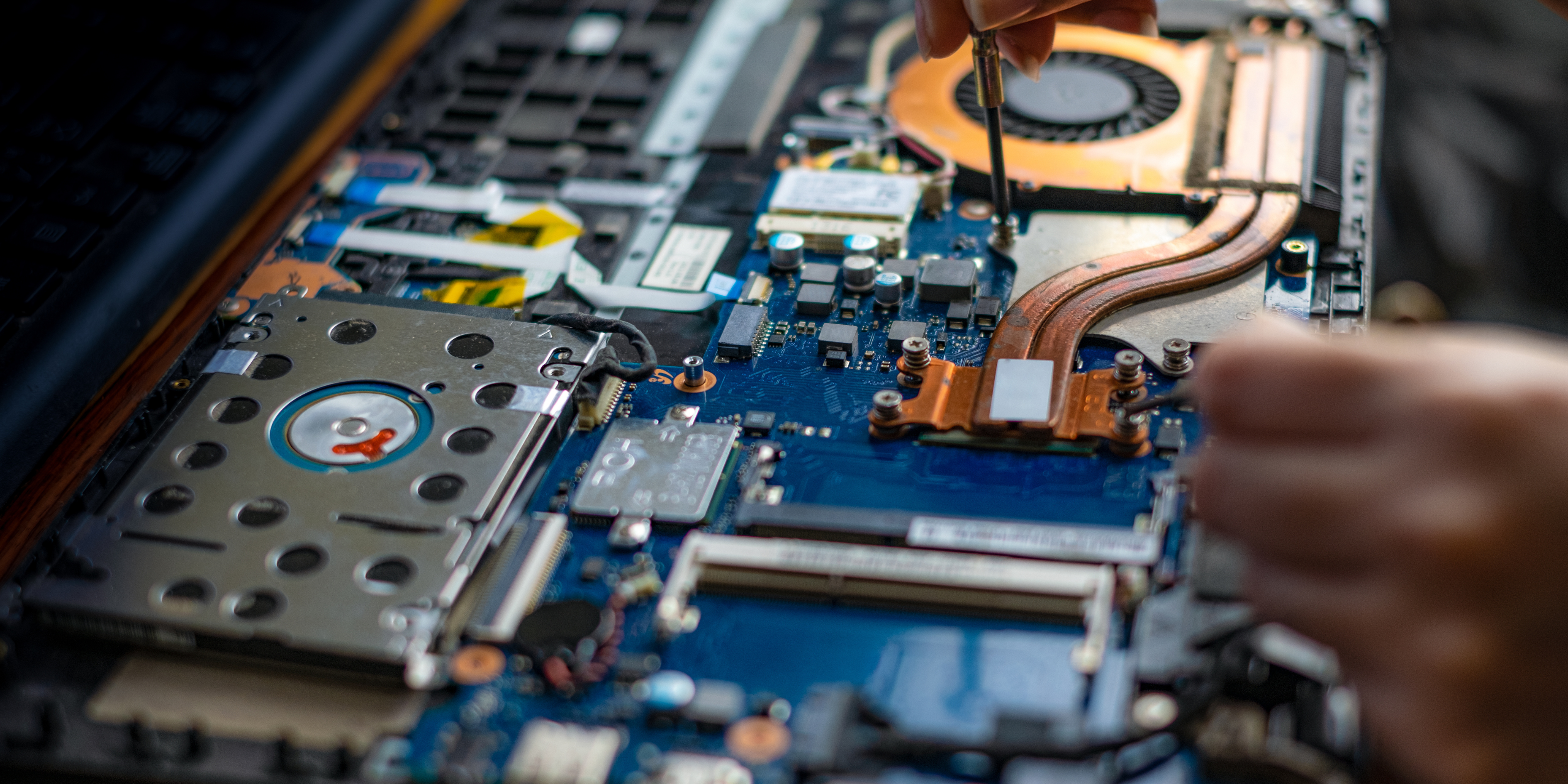 laptop repair services